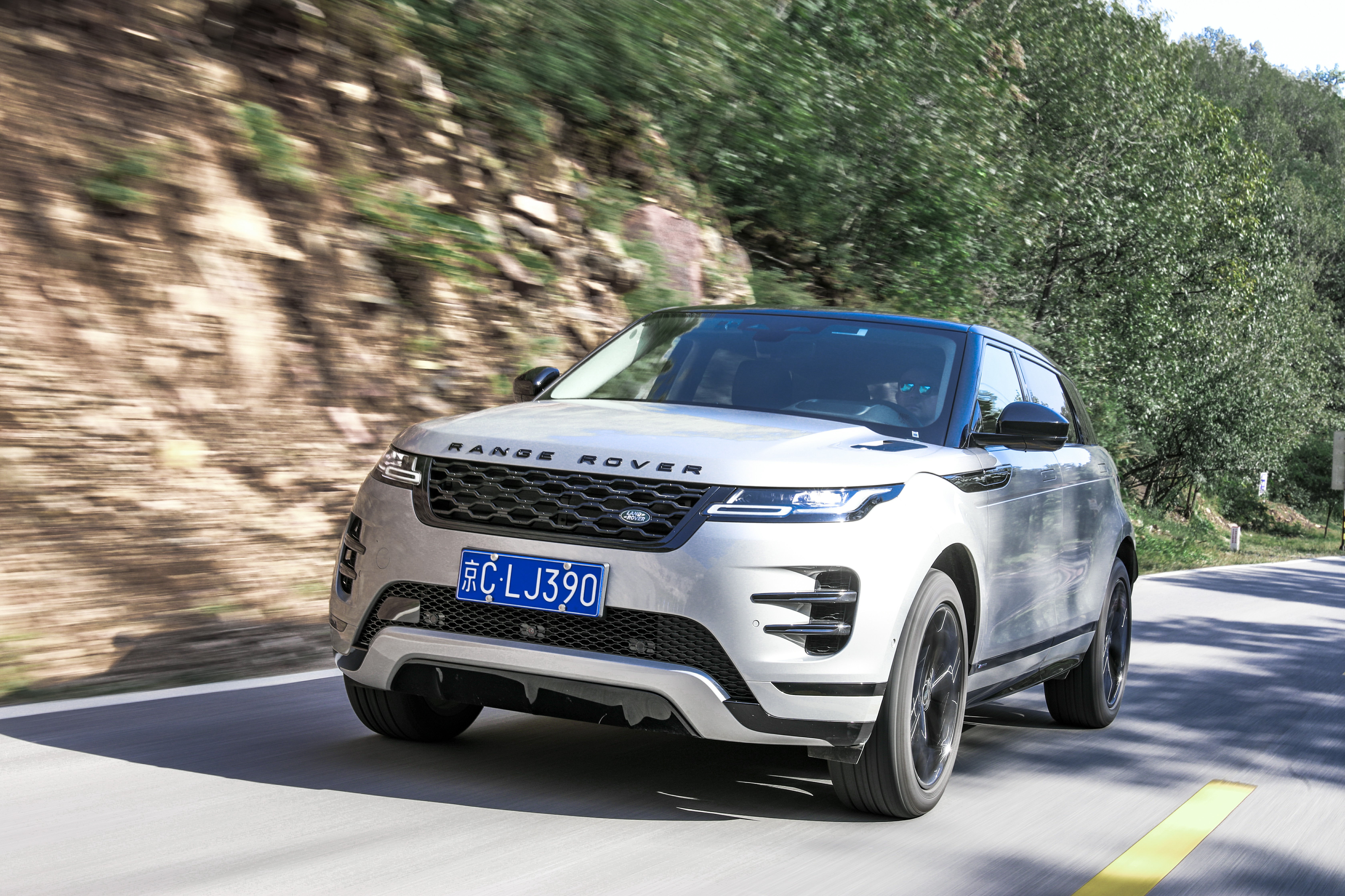 高颜值 大空间 全新路虎揽胜极光l