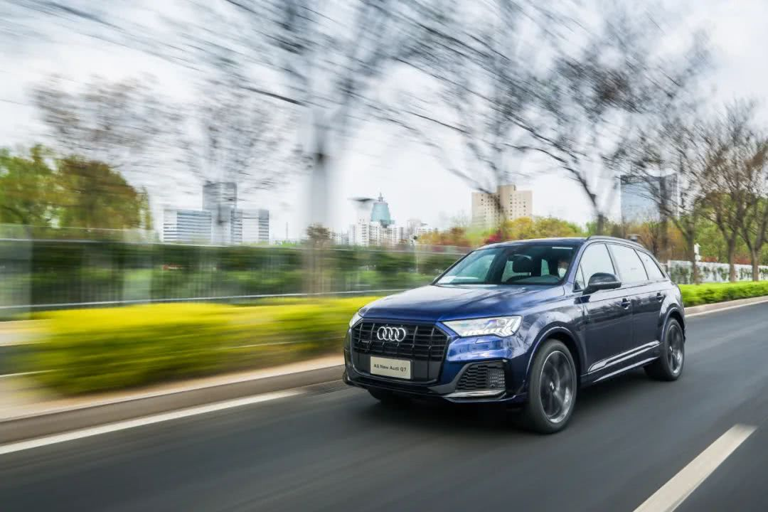 德系豪华suv大比拼_林肯飞行家与奥迪Q7对比_美式豪华与德系豪华差异