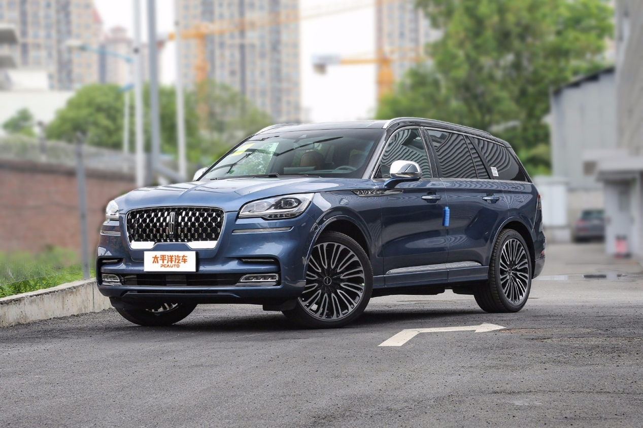 林肯飞行家与奥迪Q7对比_美式豪华与德系豪华差异_德系豪华suv大比拼